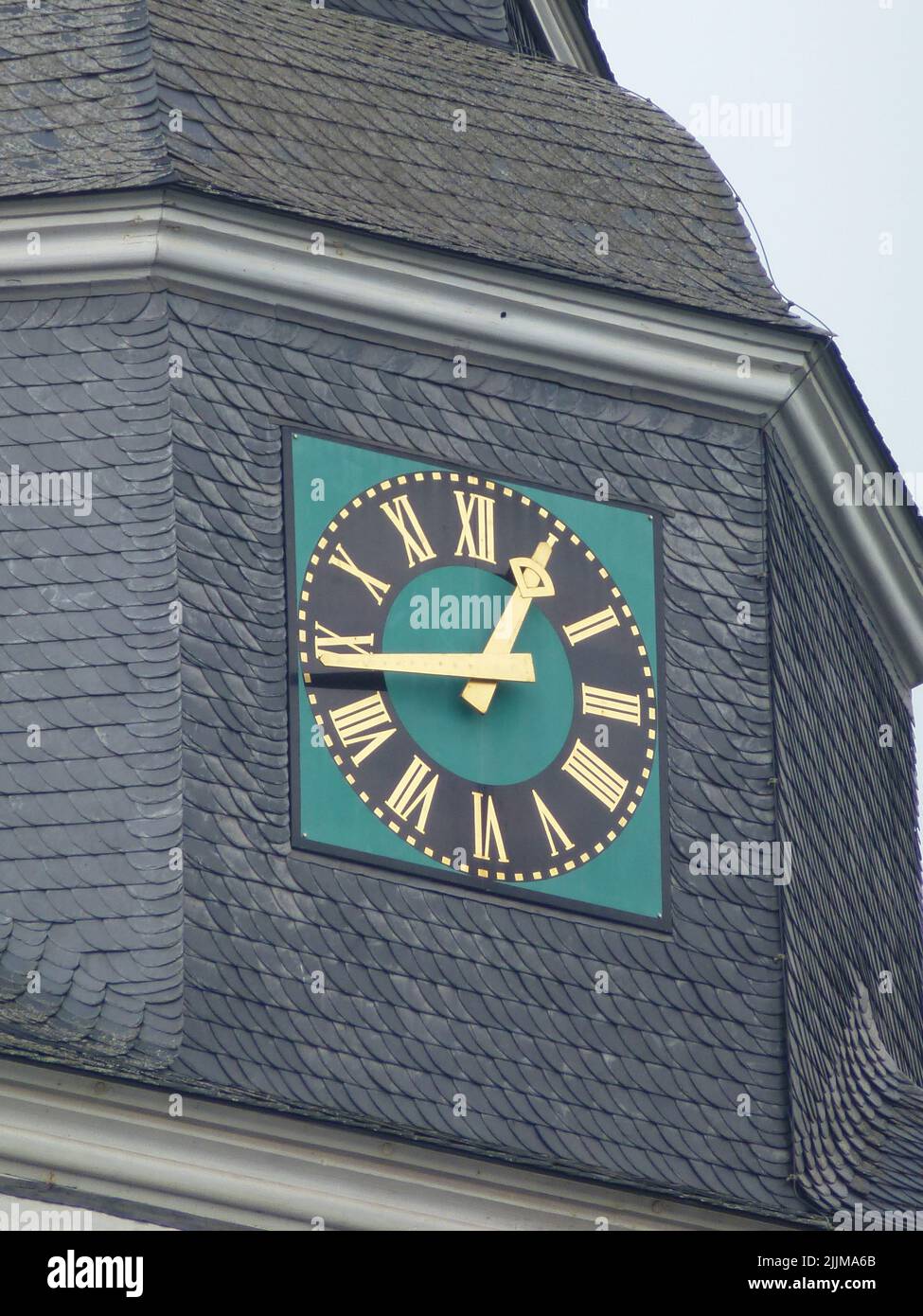 Un colpo di un orologio di un edificio Foto Stock