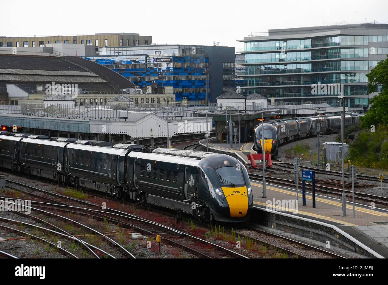 Stazione di Bristol Temple Meads, Bristol, Regno Unito. 27th luglio 2022. Vista generale di una stazione di Bristol Temple Meads mentre il personale della ferrovia NUT esce in sciopero lasciando un servizio limitato per i passeggeri. Picture Credit: Graham Hunt/Alamy Live News Foto Stock