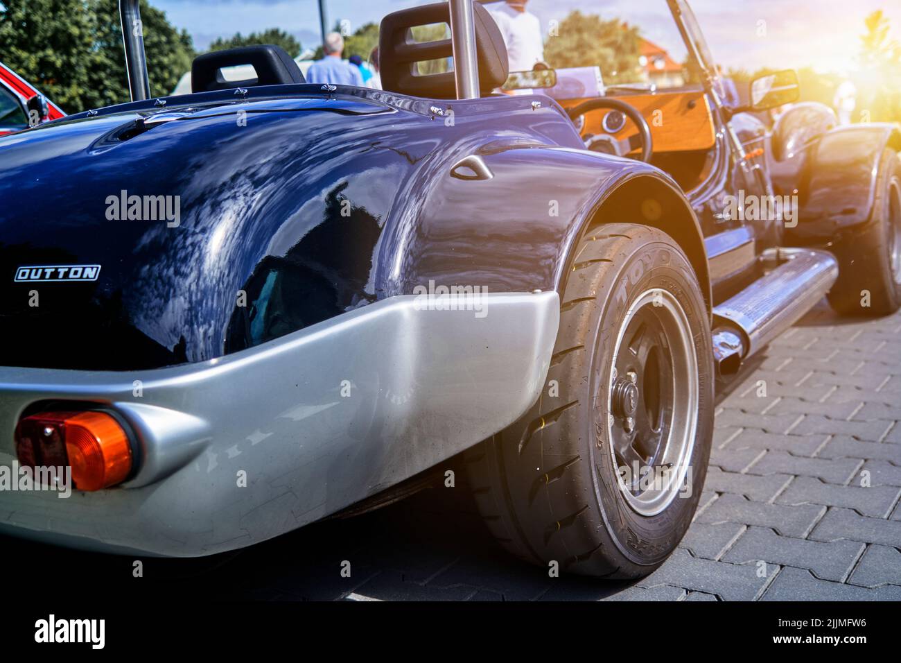 Helmstedt, Germania, 17 luglio 2022: Dutton kit auto, vista posteriore della piccola vettura sportiva britannica con scarico laterale Foto Stock