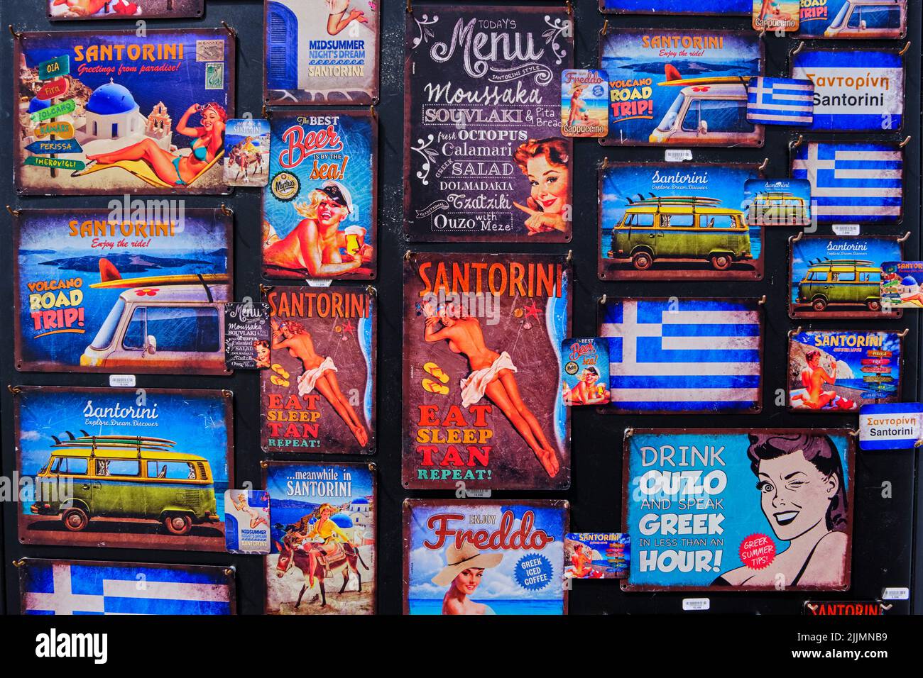 Grecia, Cicladi, Santorini isola, Thira villaggio, negozio di souvenir Foto Stock