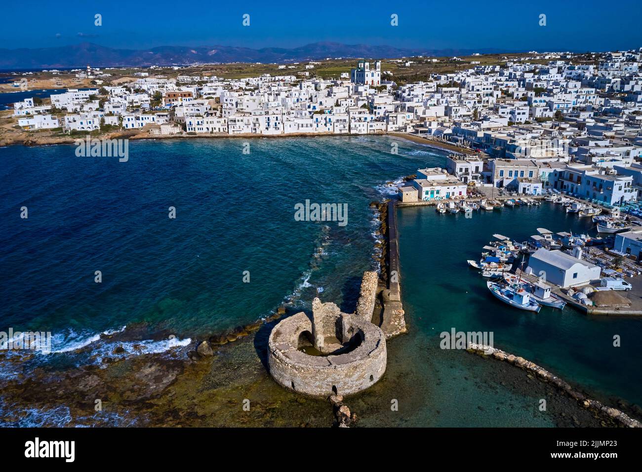 Grecia CICLADI, isola di Paros, villaggio e porto di Naoussa Foto Stock
