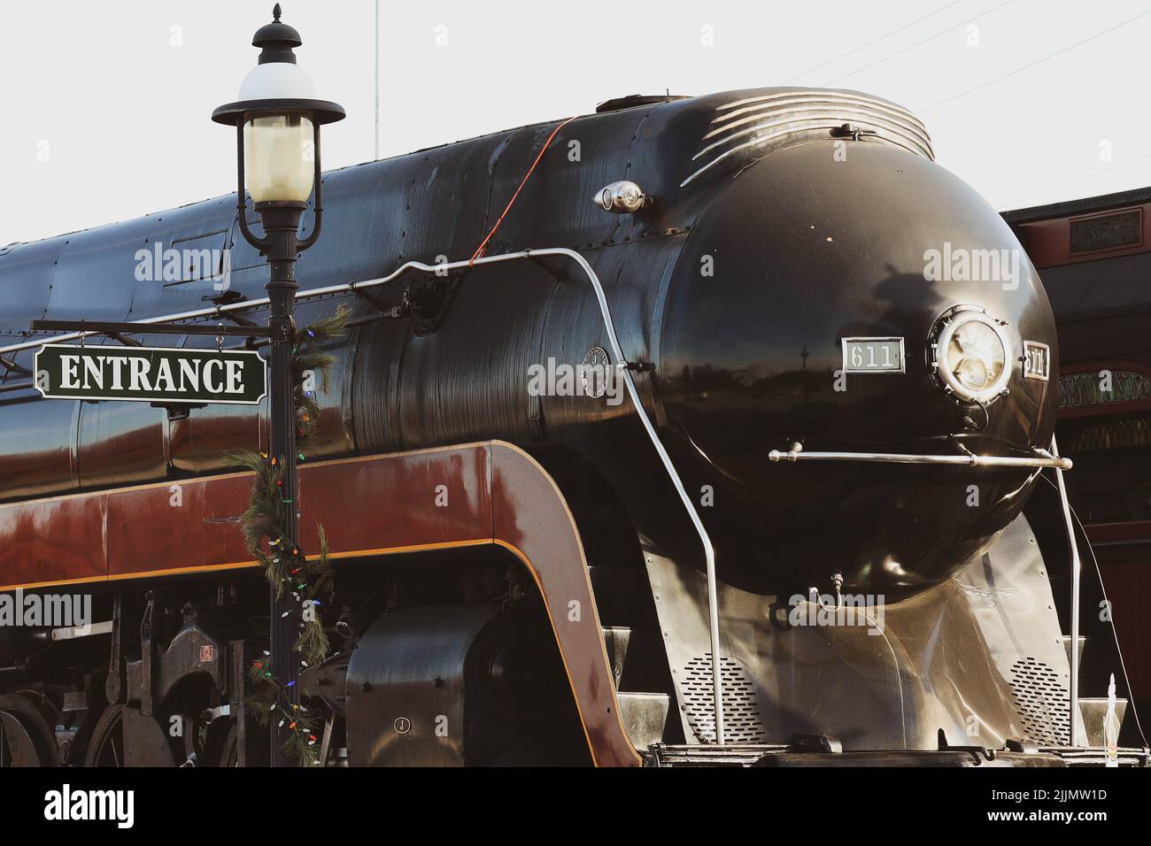 Una vista di un treno nero Norfolk e occidentale 611 di stanza a Strasburg Railroad, Stati Uniti Foto Stock