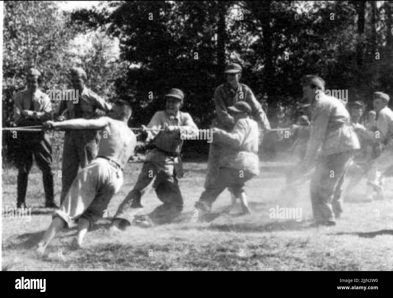 ------------ etichetta sana, la polvere fuma molto intorno. Foto Stock