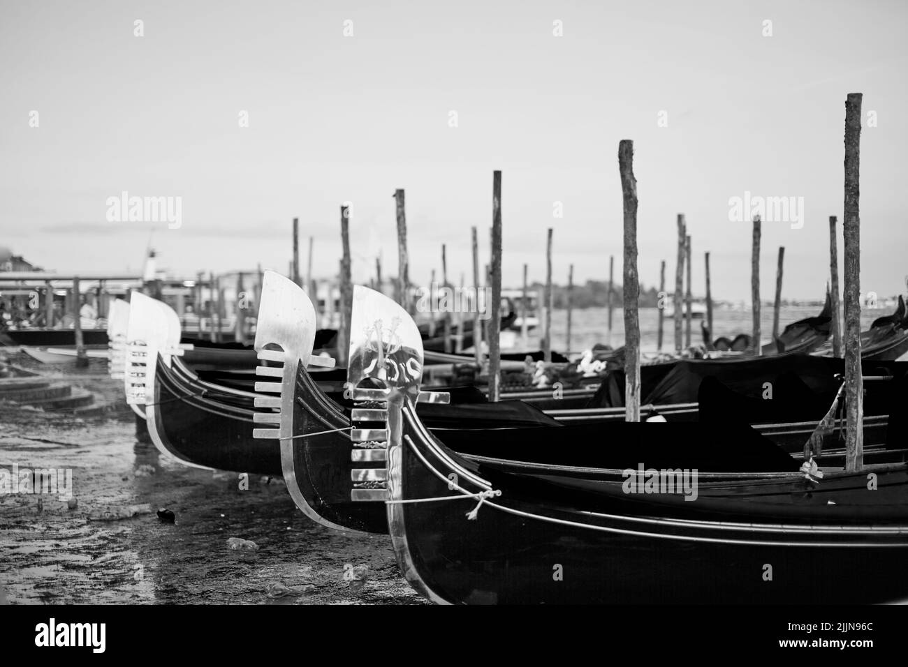 Un colpo nero e whie di barche Foto Stock