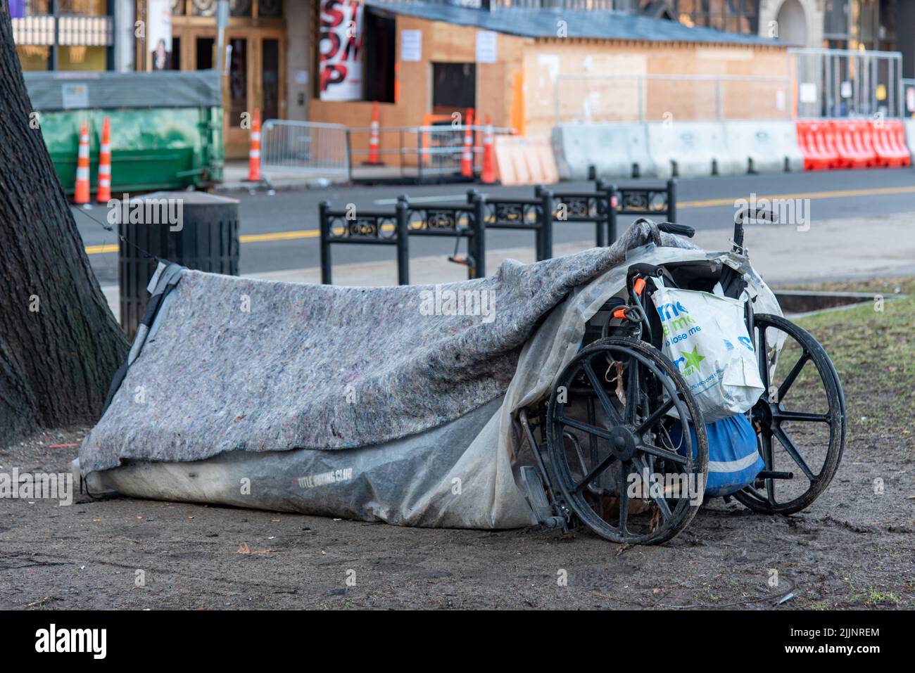 Una casa senza tetto ha realizzato un rifugio sul Boston Common Foto Stock