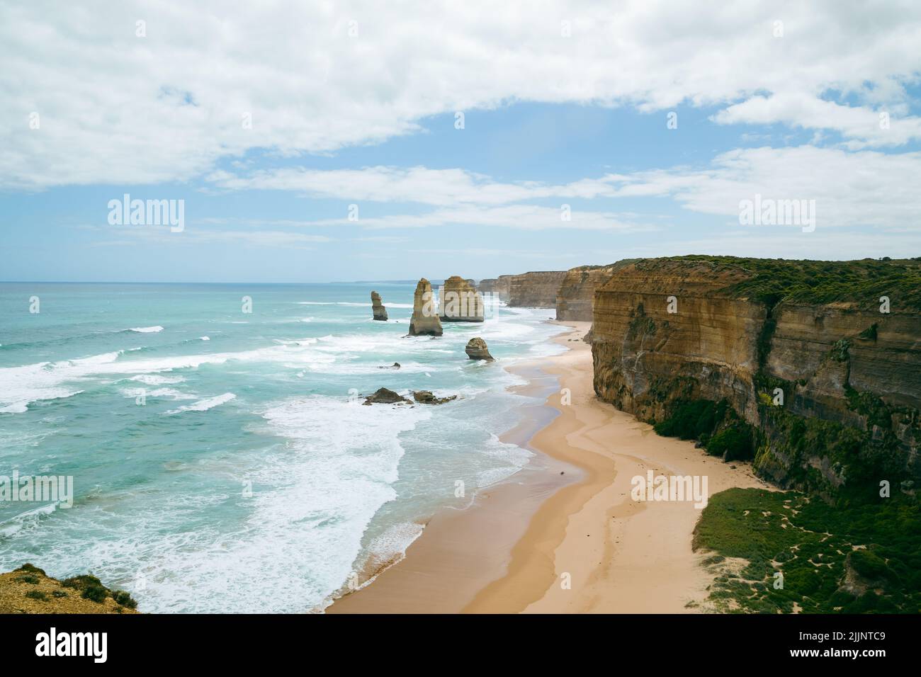 La destinazione turistica panoramica dei 12 Apostoli lungo la Great Ocean Road sulla costa meridionale di Victoria. Viaggio su strada in Australia. Foto Stock
