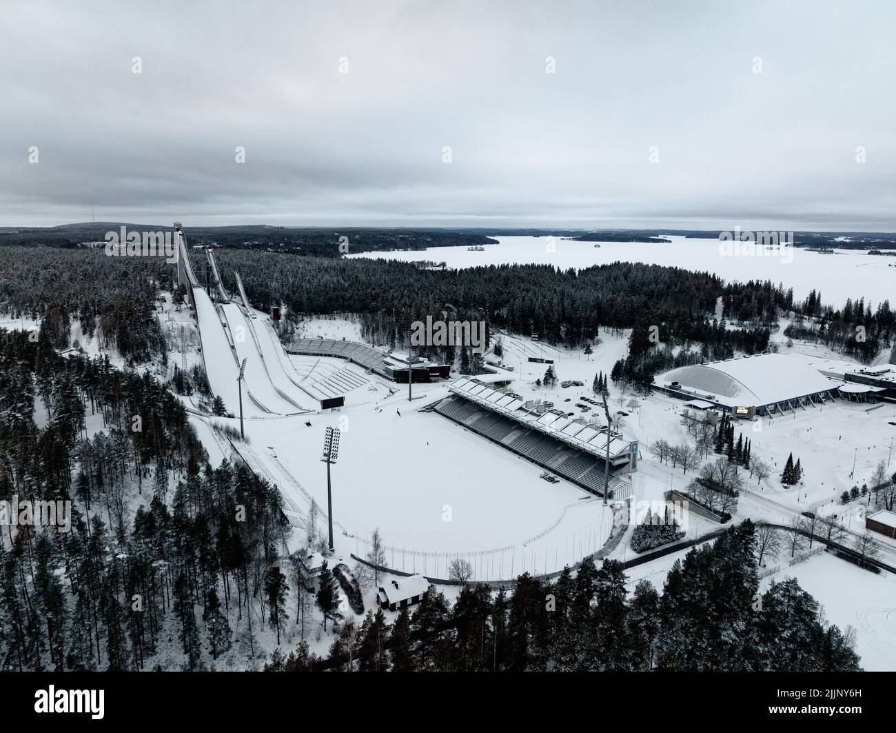 Torri di salto sci a Lahti inverno sera 01 Foto Stock