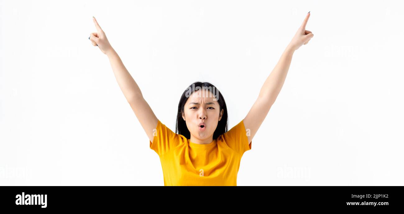 Ritratto di campione di donna asiatica eccitata hanno buon umore tatto felice emozione eccitata Foto Stock