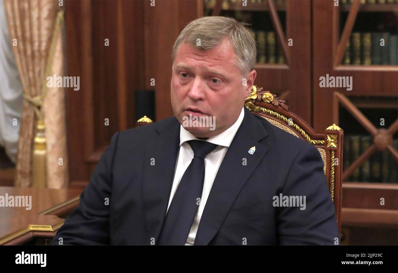 Mosca, Russia. 27th luglio 2022. Governatore della regione di Astrakhan Igor Babushkin durante un incontro faccia a faccia con il presidente russo Vladimir Putin al Cremlino, il 27 luglio 2022 a Mosca, Russia. Credit: Mikhail Klimentyev/Kremlin Pool/Alamy Live News Foto Stock