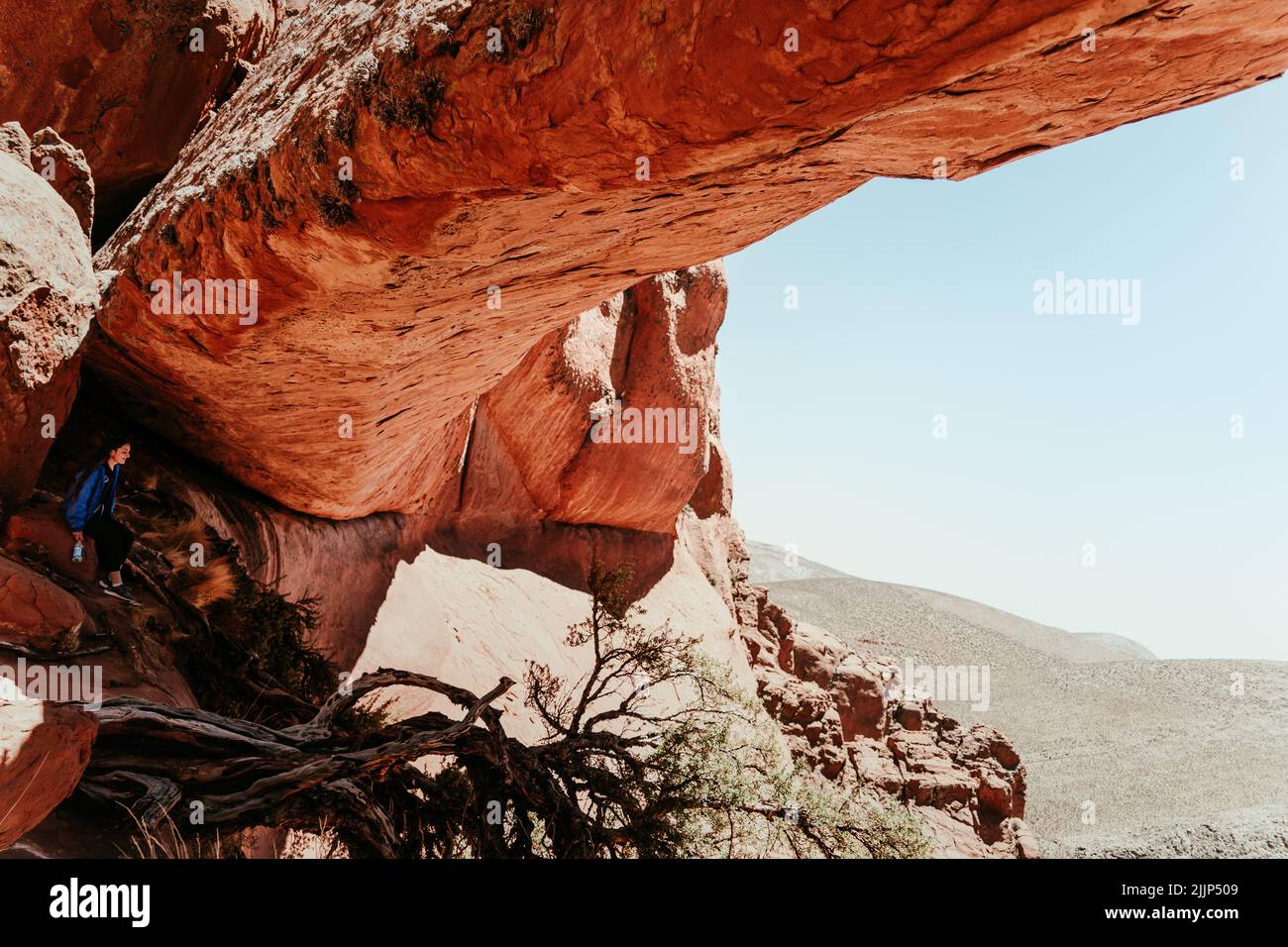 La donna in Red Rocks Park e Anfiteatro Foto Stock