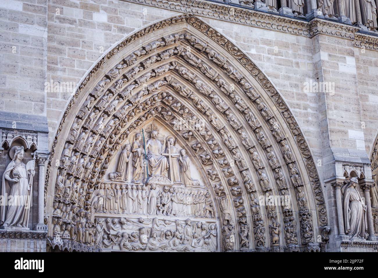 Notre Dame di Parigi ultima sentenza decorati dettagli facciata, Francia Foto Stock