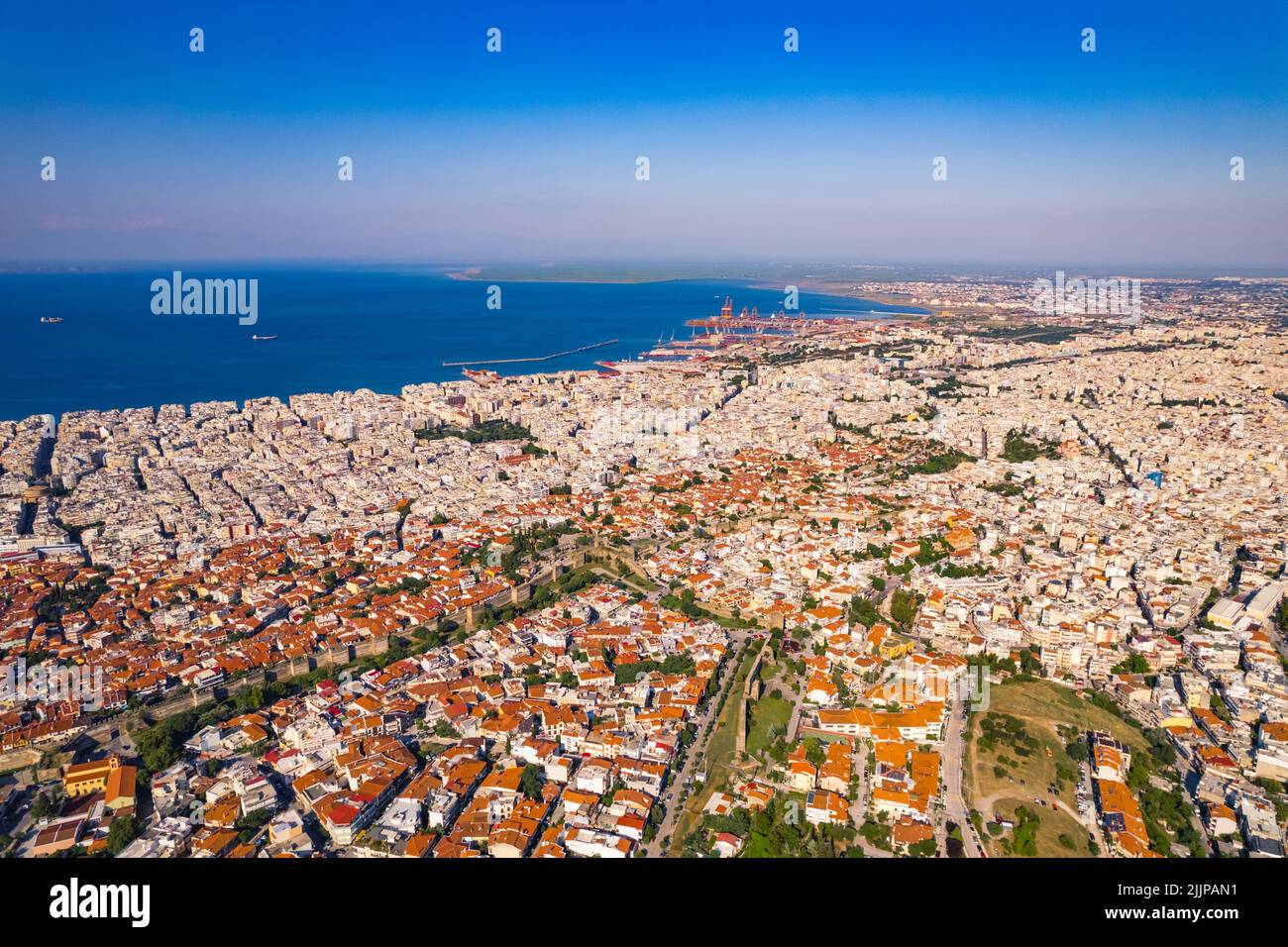 Salonicco. Vista aerea della città portuale greca sul Golfo Thermaic del Mar Egeo. Concetto di architettura greca. Foto di alta qualità Foto Stock