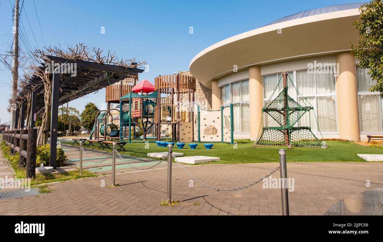 Città di Kasukabe, Prefettura di Saitama, Giappone. Il centro giochi per bambini Angel Dome e le attrezzature per il parco giochi sono chiusi a causa del coronavirus, COVID-19, Foto Stock