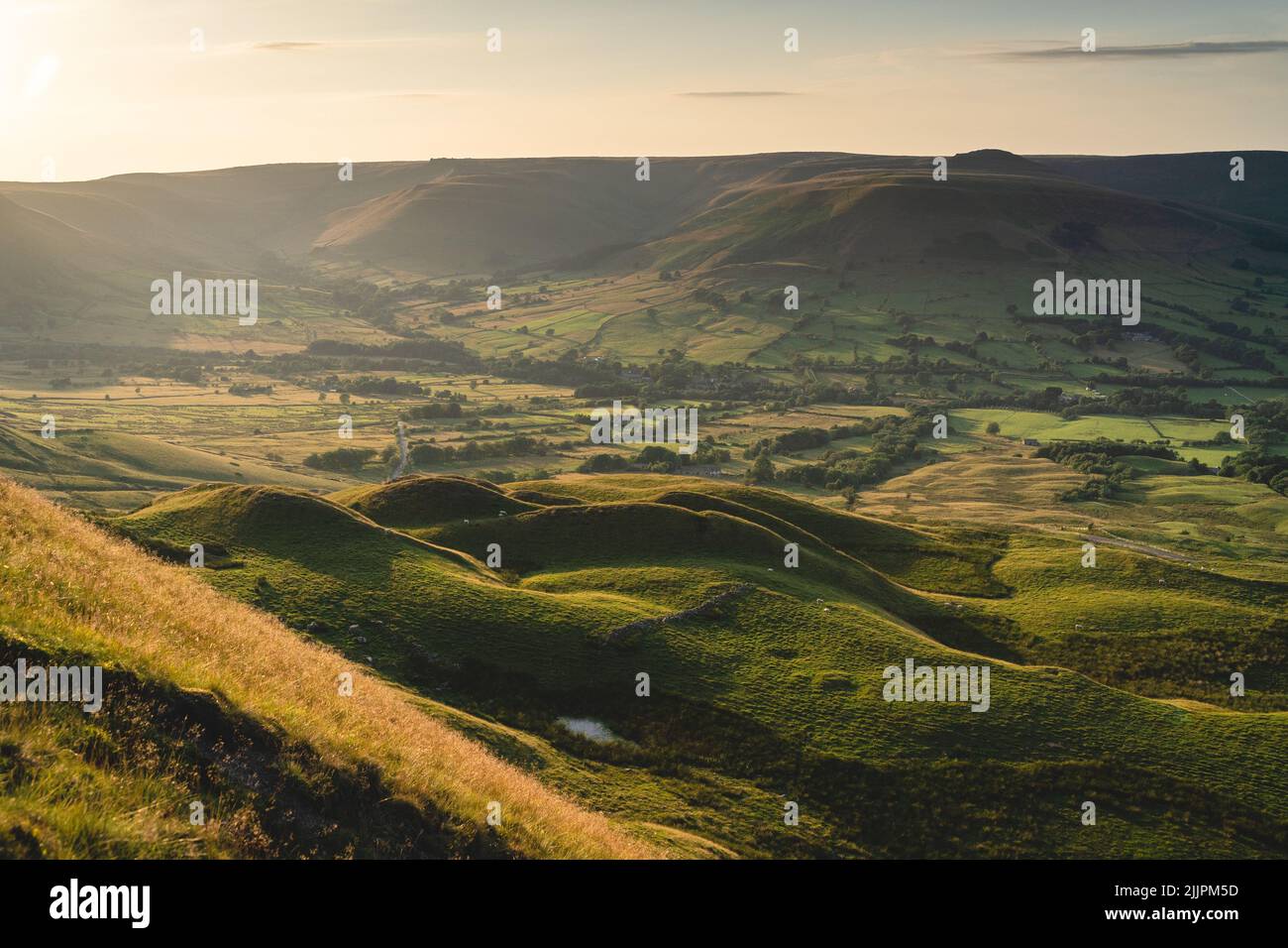 Una bella foto della vetta del MAM Tor in Inghilterra. Foto Stock
