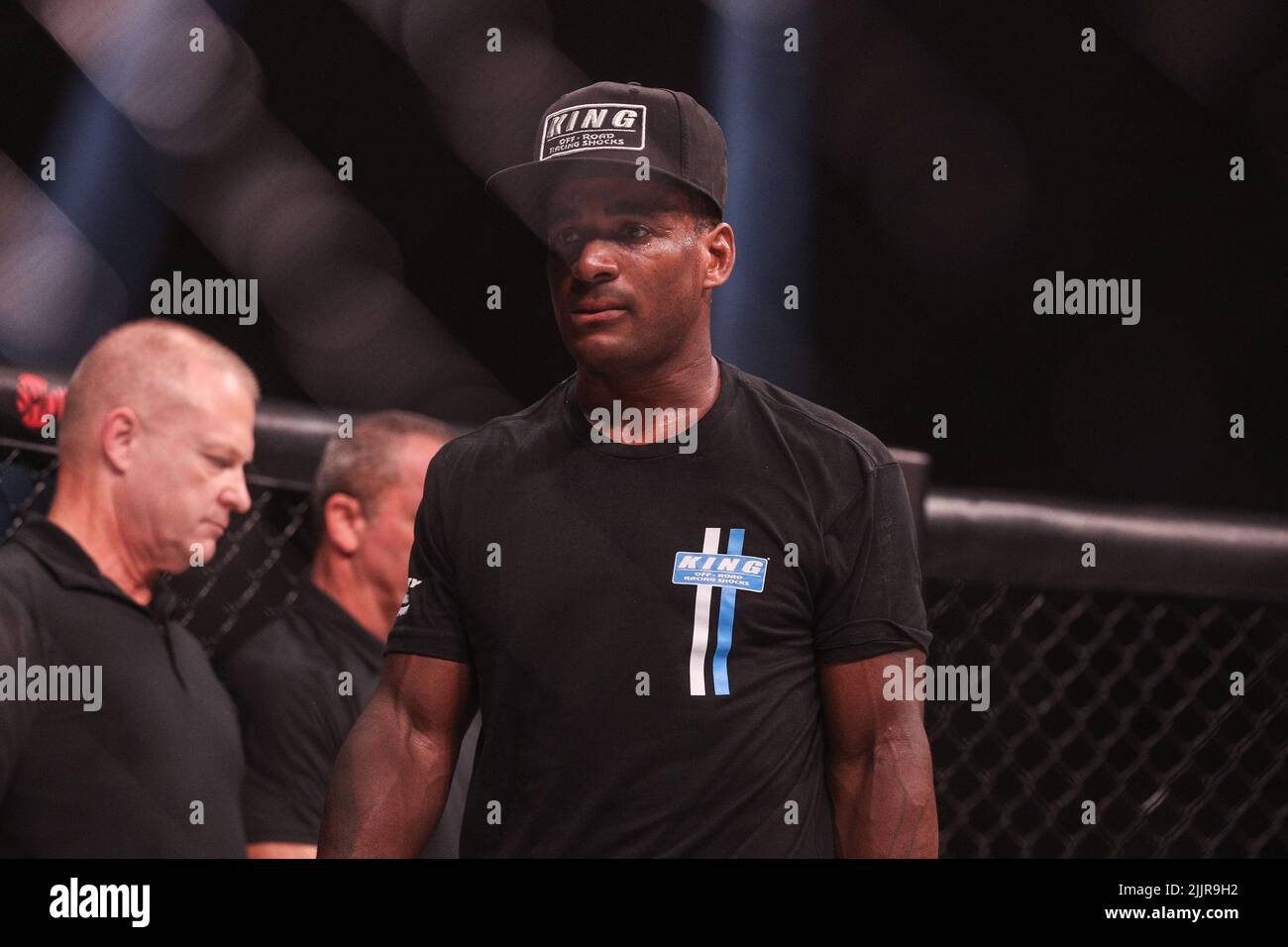 Lorenz Larkin reagisce alla lotta essendo chiamato fuori e ha governato un no contest a Bellator 283 a causa di un gomito illegale intenzionale da Lorenz Larkin a Th Foto Stock