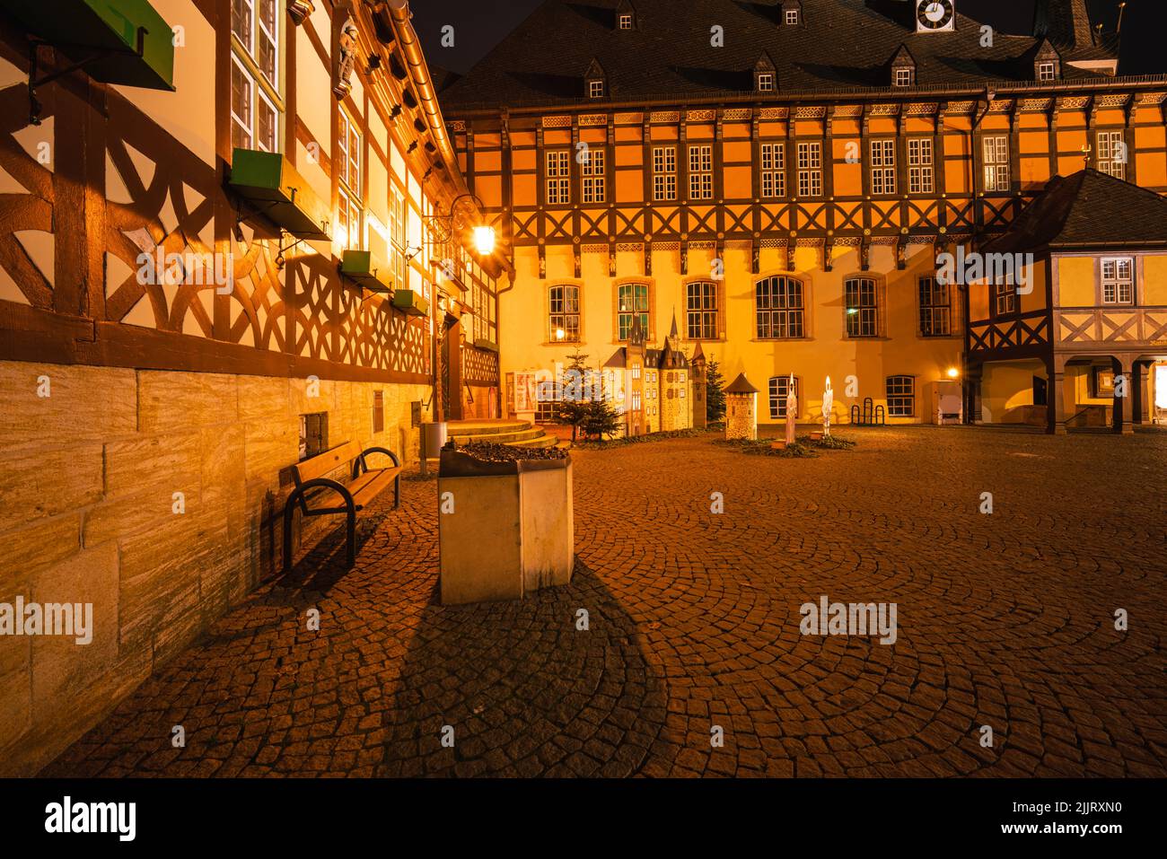 Municipio di Wernigerode di notte con illuminazione Foto Stock