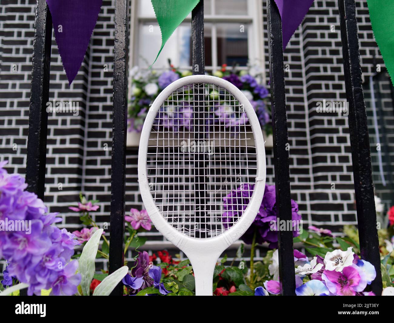 Londra, Greater London, Inghilterra, 30 2022 giugno: 27 Ristorante e Bar con un esterno a tema Wimbledon durante i campionati di tennis di Wimbledon. Foto Stock