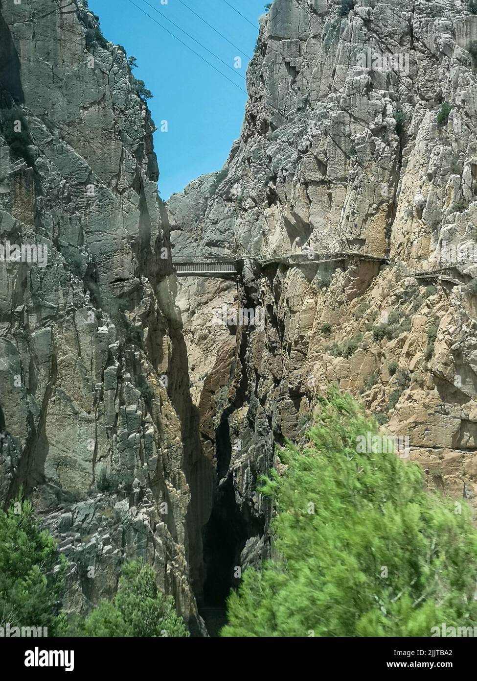 Strati nelle scogliere immagini e fotografie stock ad alta risoluzione ...