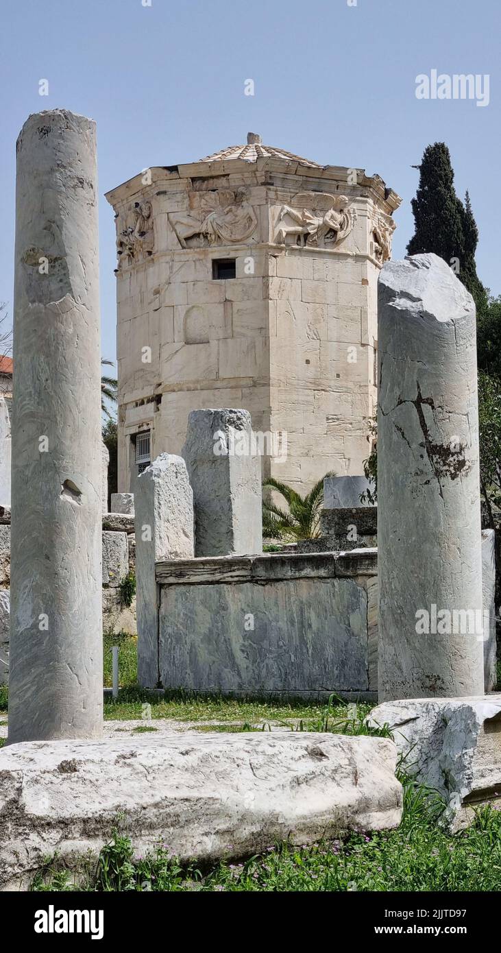 Un colpo verticale della Torre dei venti Atene Grecia Foto Stock