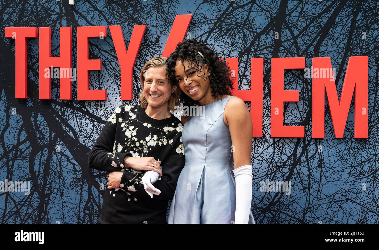 New York, Stati Uniti. 27th luglio 2022. Scott Turner Schofeld e Quei Tann partecipano alla prima di New York del film They/Them (pronunciato 'They Slash Them') allo Studio 525 (Photo by Lev Radin/Pacific Press) Credit: Pacific Press Media Production Corp./Alamy Live News Foto Stock