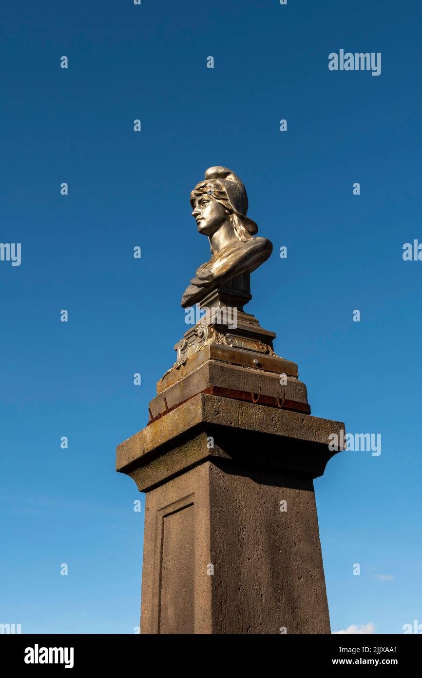 Statua di Marianne, simbolo nazionale della repubblica francese . Villaggio Beaulieu. Dipartimento di Puy de Dome. Auvergne Rodano Alpi. Francia Foto Stock