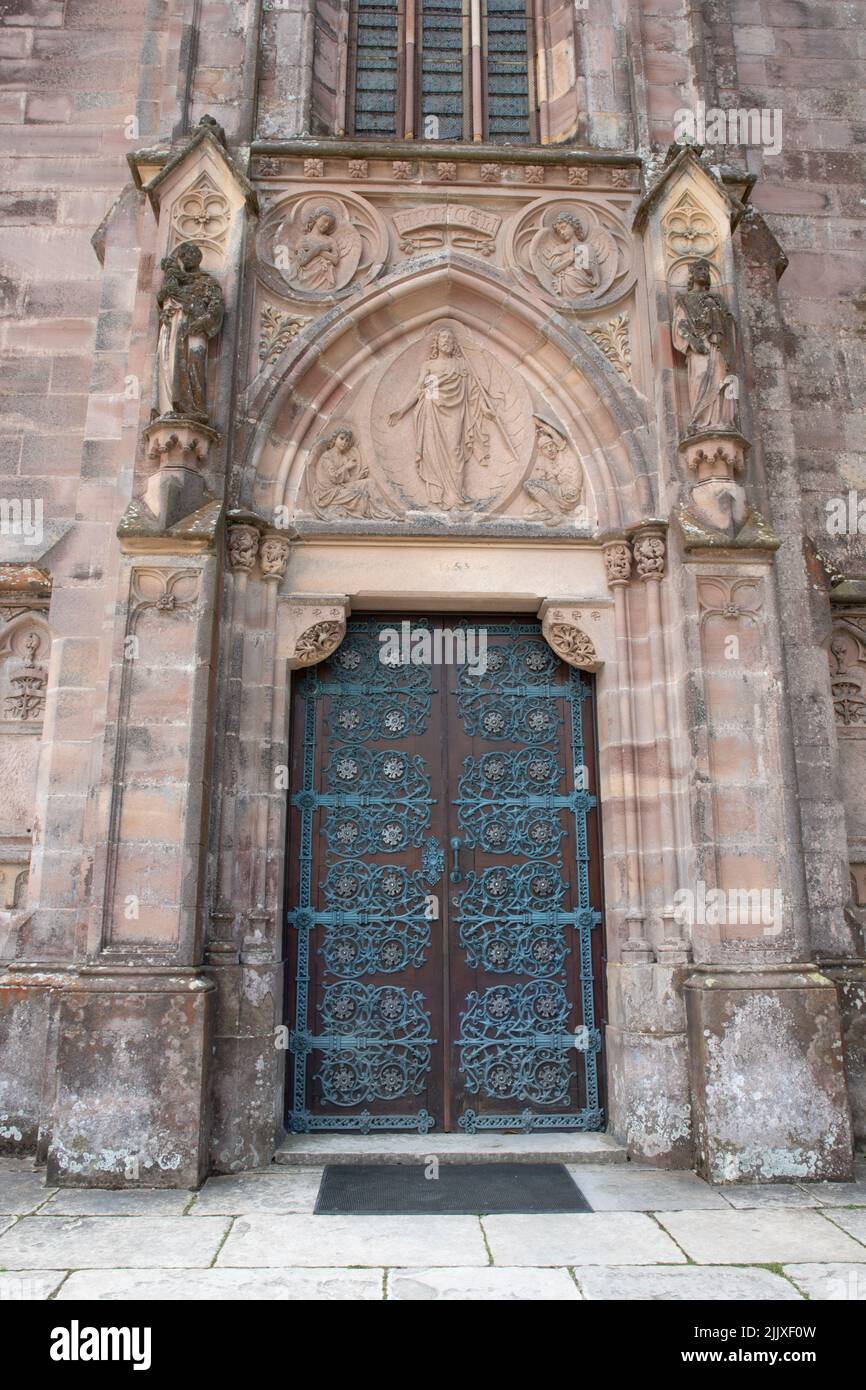 La porta della cappella pantheon al Palacio de Sobrellano, Comillas Foto Stock