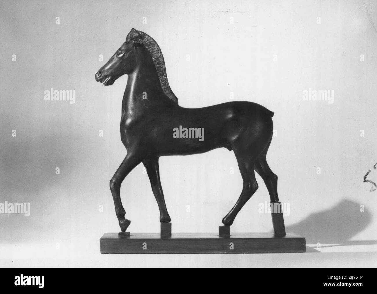 Cavallo - Bronzo. Greco, circa 470 a.C. altezza 15 13/16 pollici. Giugno 1, 1952. (Foto del Metropolitan Museum of Art). Foto Stock