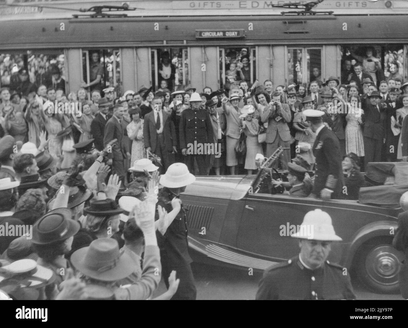 Il Mountbatten arrivò a Sydney il 1946 marzo. Aprile 1, 1946. Foto Stock
