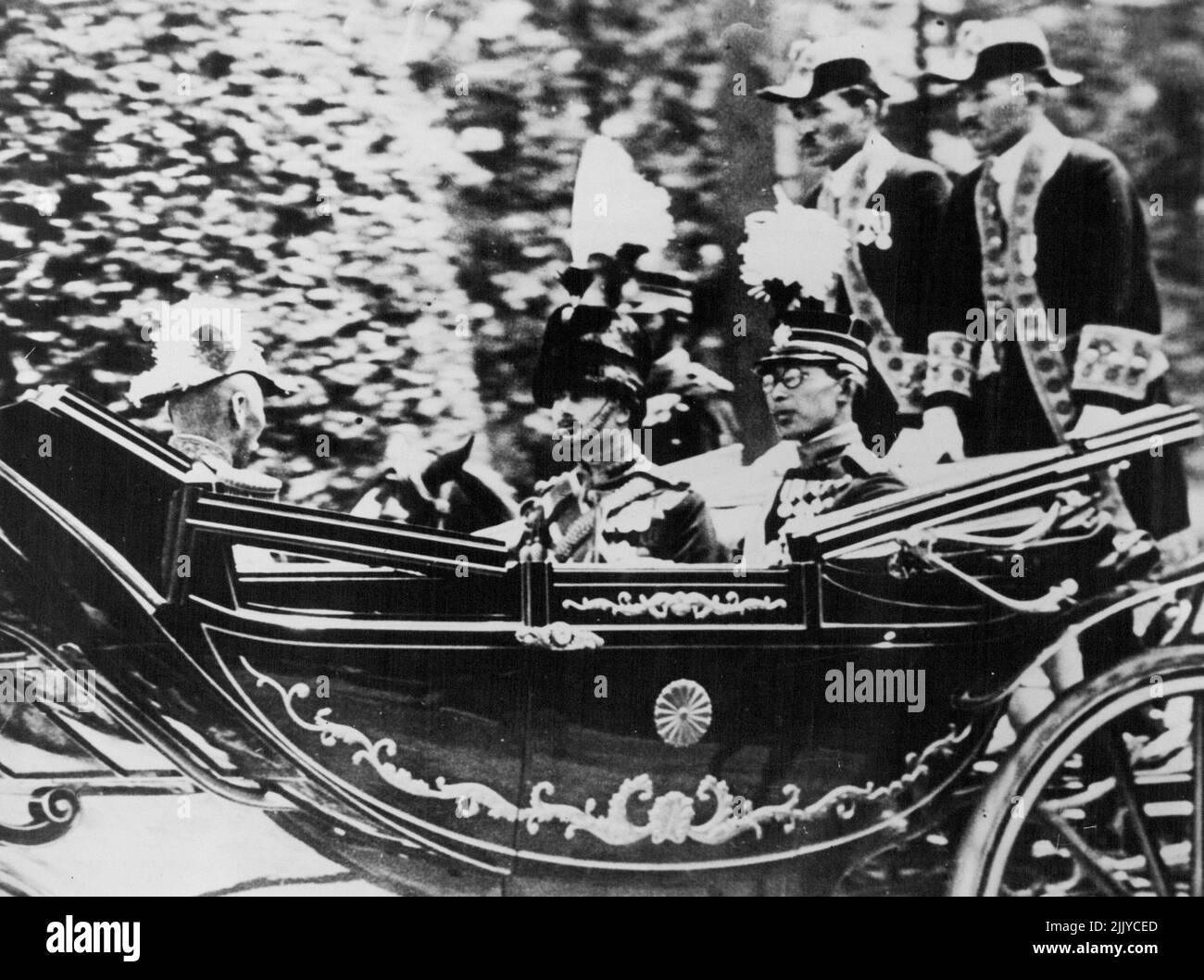 Duca di Gloucester & Principe Bambini che cavalcano in allenatore di stato sul suo vassoio a ***** palazzo ***** . Maggio 01, 1929. (Foto di Wide World Photos). Foto Stock