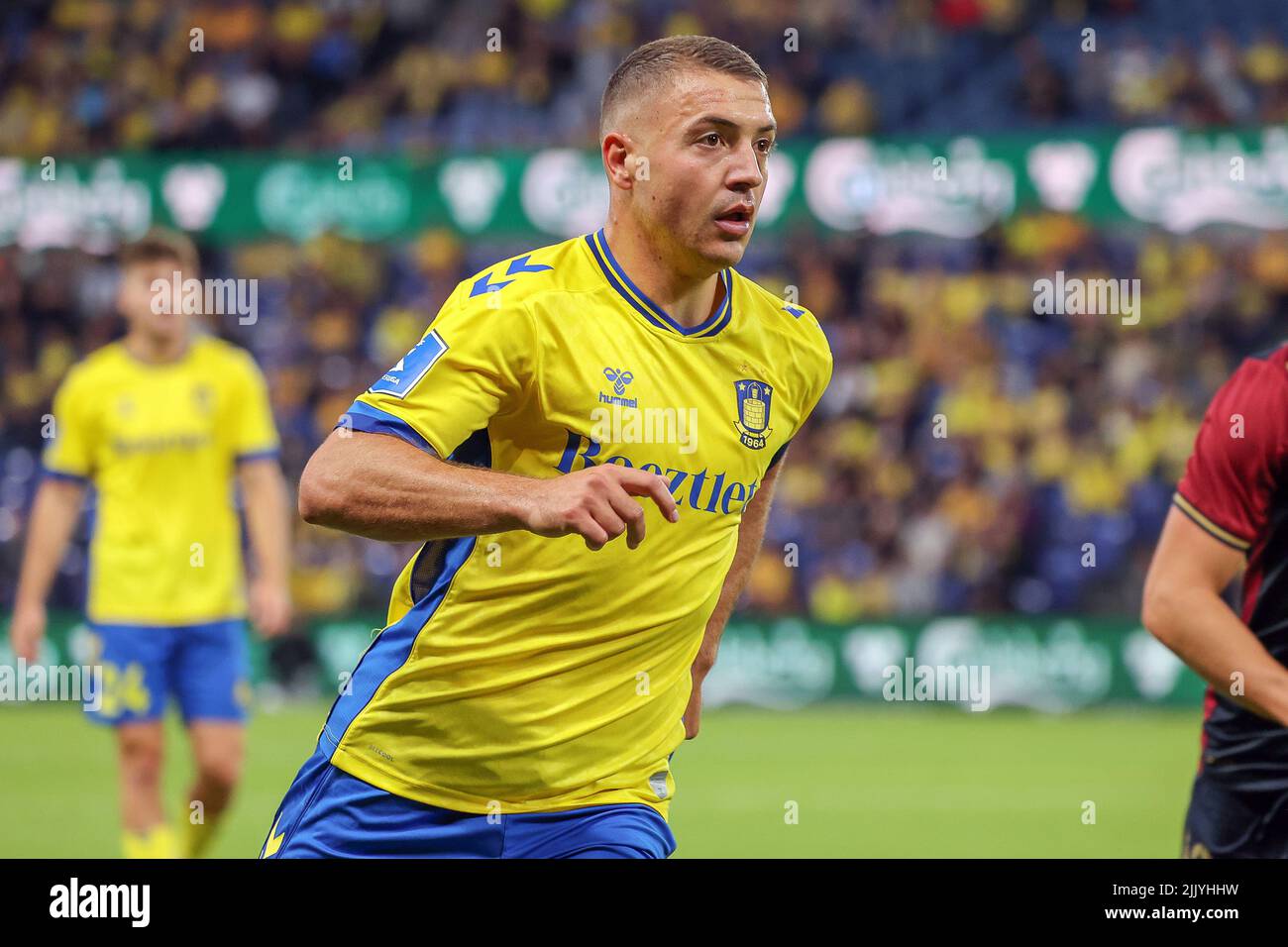 Broendby, Danimarca. 28th luglio 2022. Josip Radosevic (22) di Broendby SE visto durante la partita di qualificazione della UEFA Europa Conference League tra Broendby IF e Pogon Szczecin presso lo Stadion di Broendby a Broendby. (Photo Credit: Gonzales Photo/Alamy Live News Foto Stock