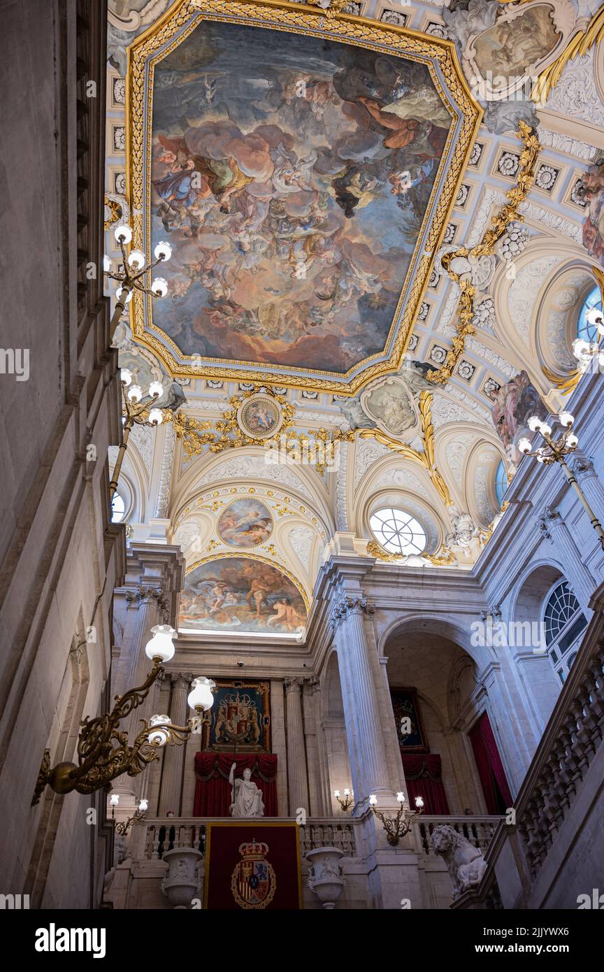 Un interno del palazzo reale di Madrid, affresco sul soffitto Foto Stock