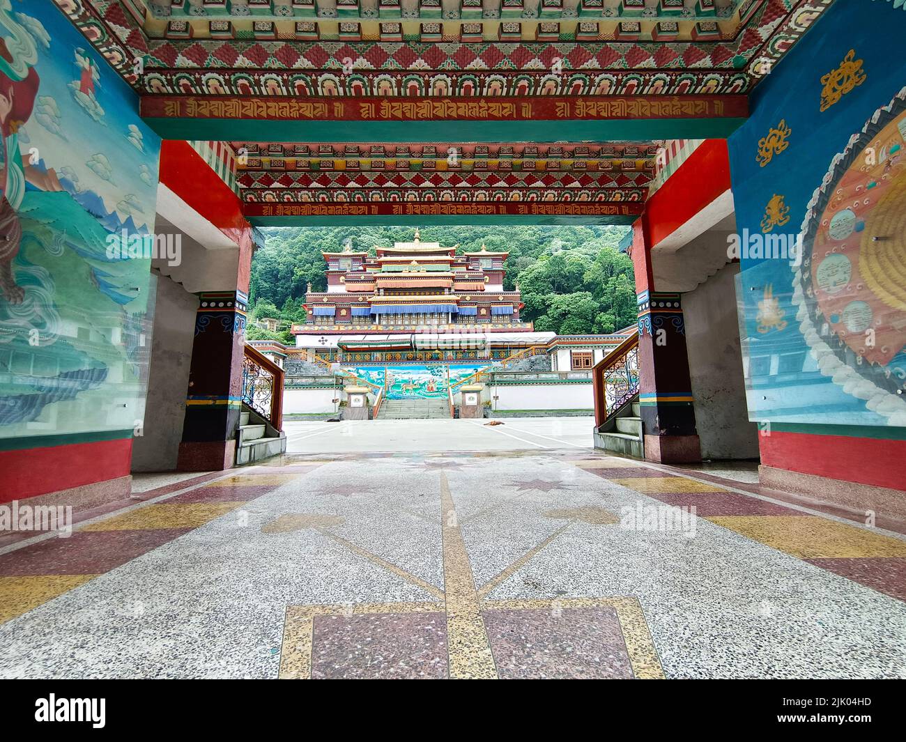 17 giugno 2022, Gangtok, Sikkim, Ranka (Lingdum o Pal Zurmang Kagyud), Tempio d'Oro, Monastero di Gangtok. Foto Stock