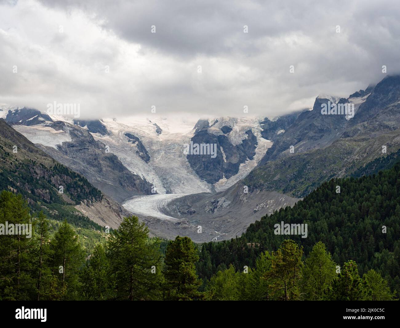 Veduta del ghiacciaio sul passo Bernina in Svizzera Foto Stock