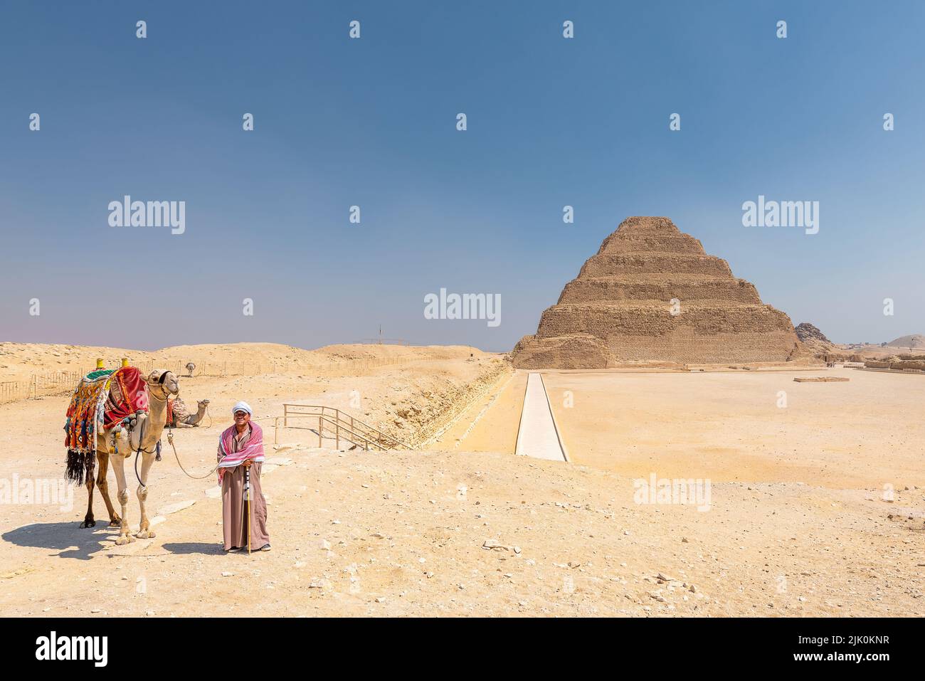 Saqqara, Egitto; 27 luglio 2020 - la piramide a gradoni di Djoser, Saqqara, Egitto Foto Stock