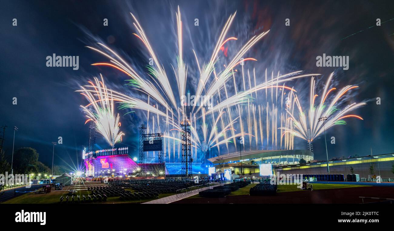 Birmingham, Regno Unito. Luglio 28 2022: Birmingham UK Commonwealth Games 2022 cerimonia di apertura fuochi d'artificio Display Credit: Stewart Marsden/Alamy Live News Foto Stock