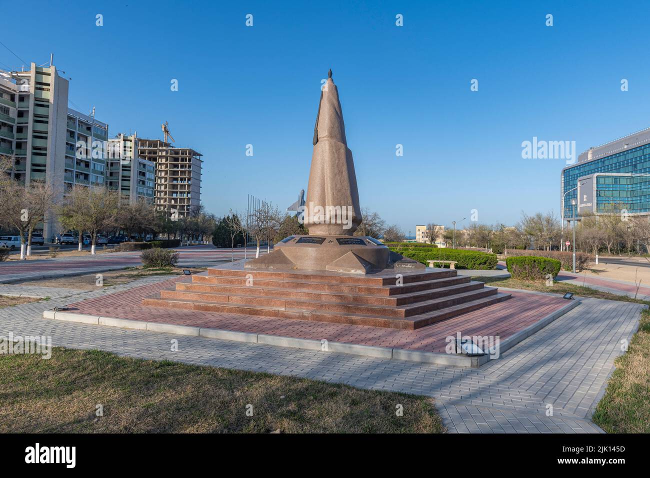 Monumento ai soldati di pace, Aktau, Mar Caspio, Kazakistan, Asia centrale, Asia Foto Stock