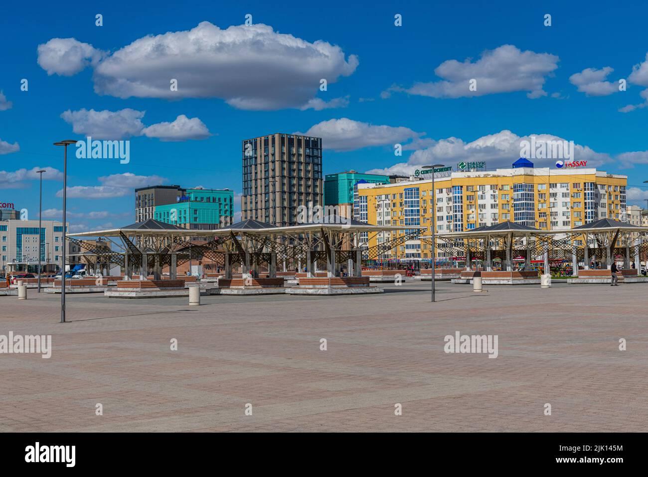 Piazza Isatay e Makhambet, Atyrau, Mar Caspio, Kazakistan, Asia centrale, Asia Foto Stock