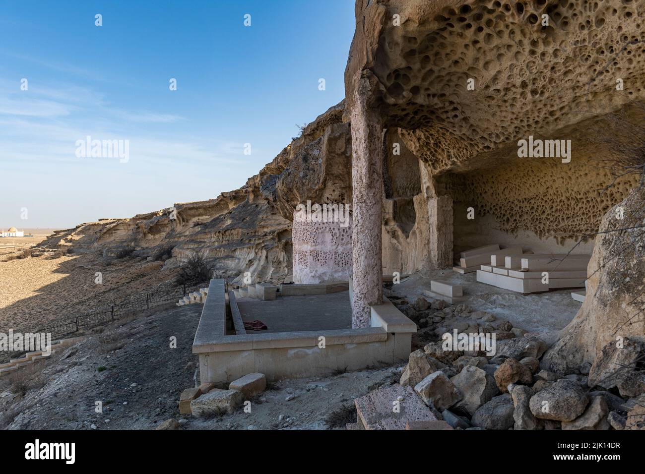 Moschea della Grotta Shakpak ATA, Mangystau, Kazakhstan, Asia Centrale, Asia Foto Stock