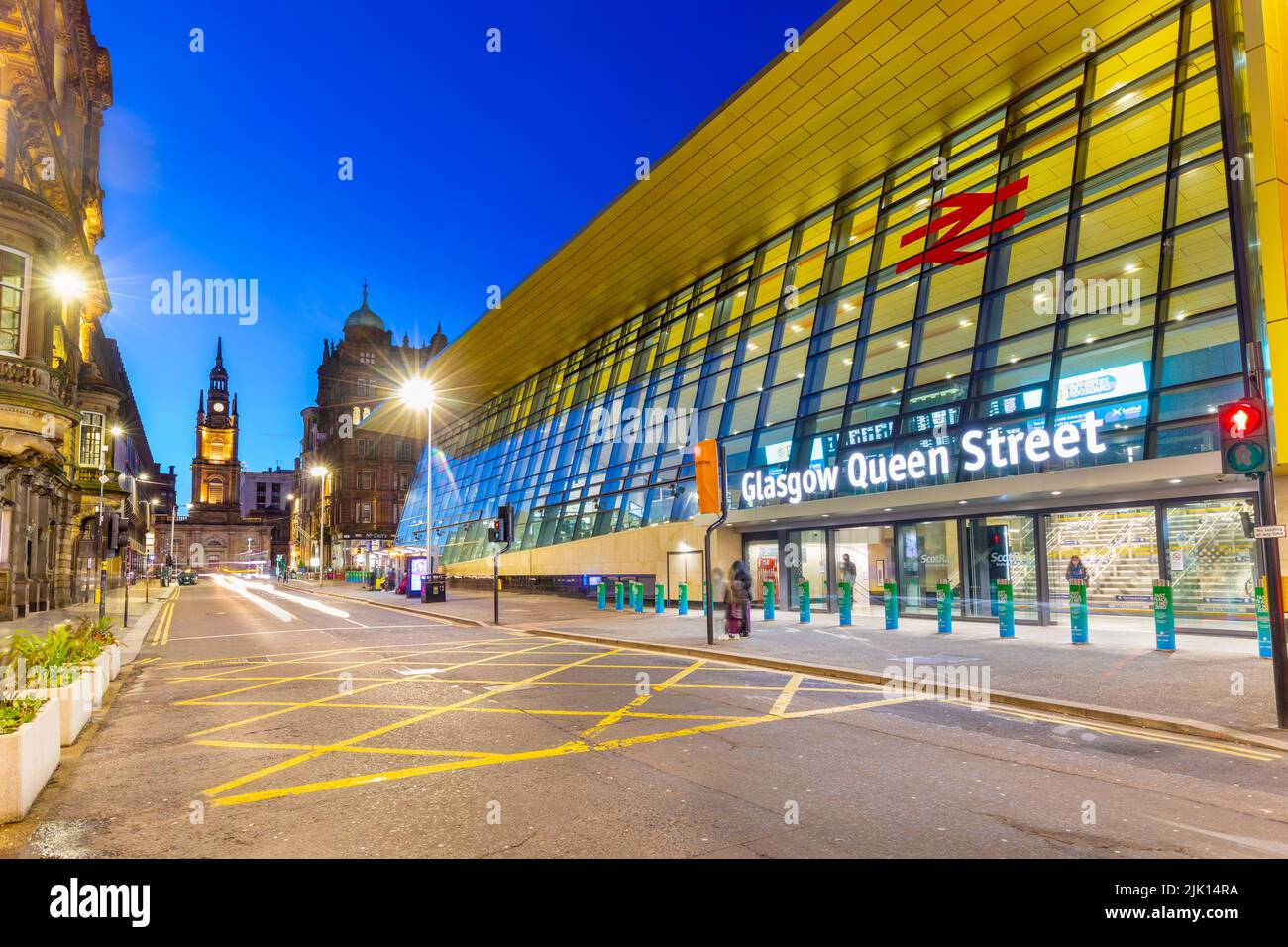 Stazione ferroviaria di Queen Street, Glasgow, Scozia, Regno Unito, Europa Foto Stock