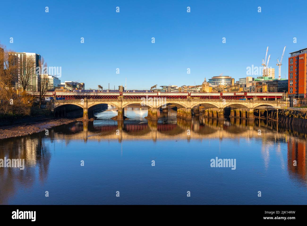 King George V Bridge, River Clyde, Glasgow, Scozia, Regno Unito, Europa Foto Stock