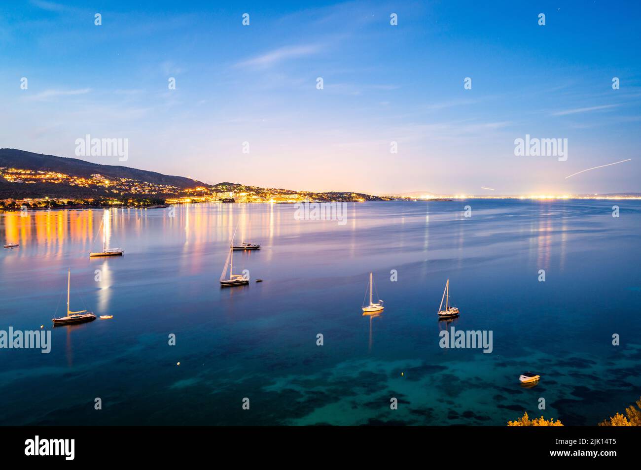 Notte nella baia di Palma, Maiorca, Isole Baleari, Spagna, Mediterraneo, Europa Foto Stock