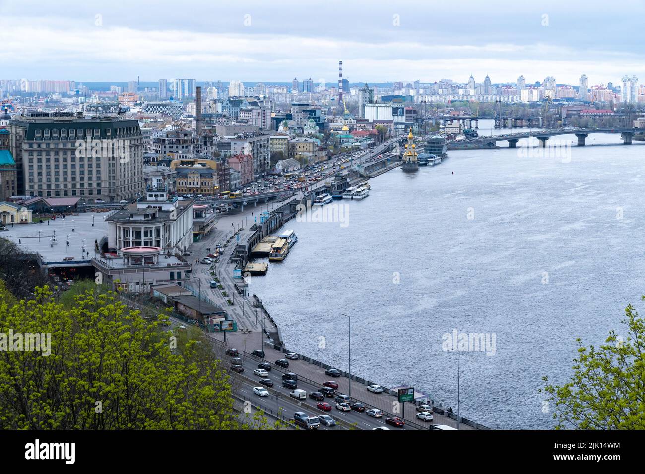 Il fiume Dnipro che attraversa Kiev, Kiev (Kiev), Ucraina, Europa Foto Stock