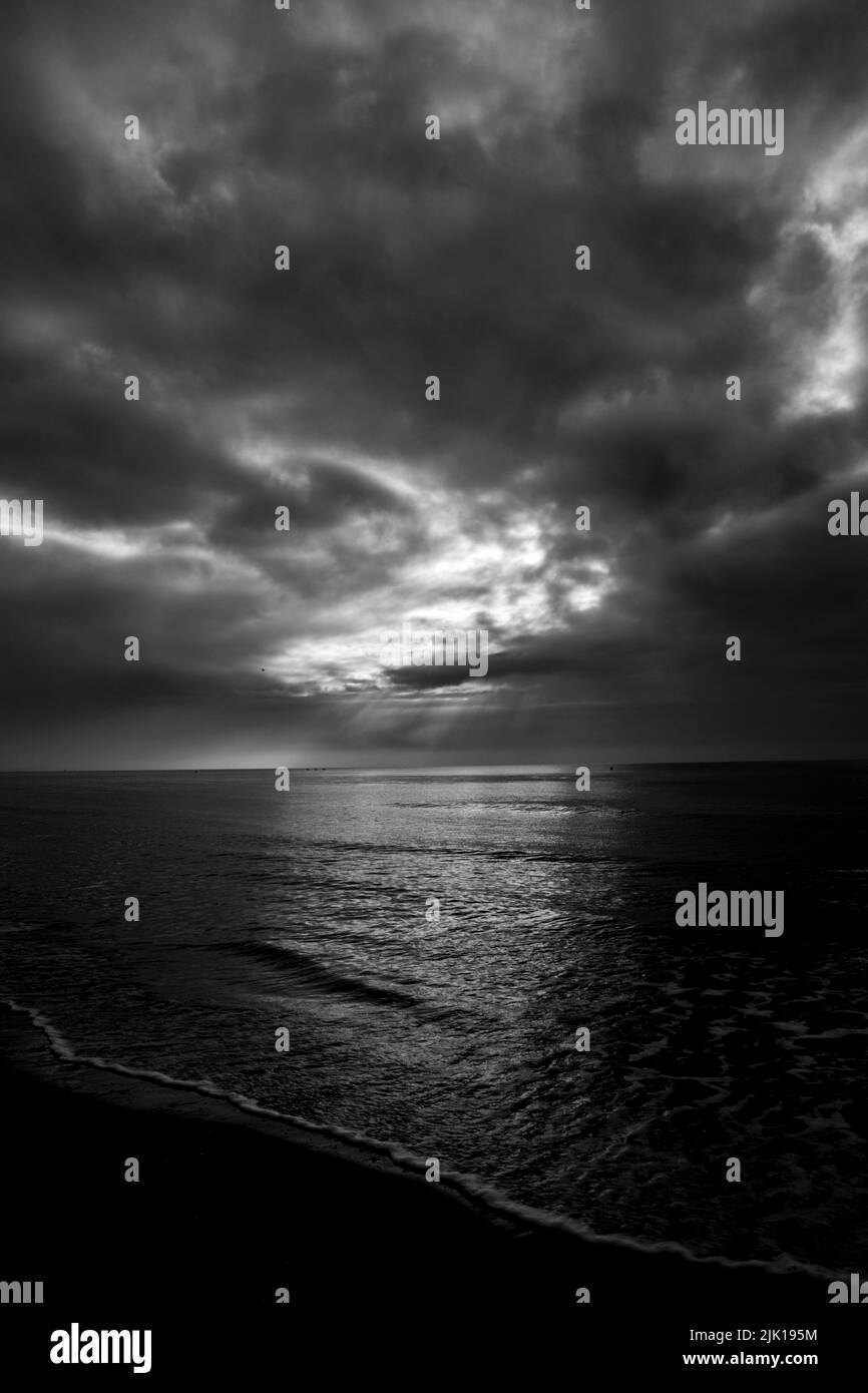 Fotografia in bianco e nero della spiaggia di Bournemouth Foto Stock