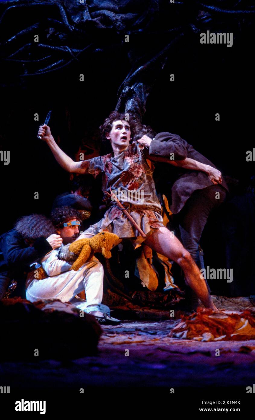 Mark Rylance (Peter Pan) in PETER PAN di J M Barrie alla Royal Shakespeare Company (RSC), Barbican Theatre, Londra EC2 17/12/1983 Set design: John Napier Costumi: Andreane Neofitou illuminazione: David Hersey combattimenti: Malcolm Ranson registi: John Caird & Trevor Nunn Foto Stock