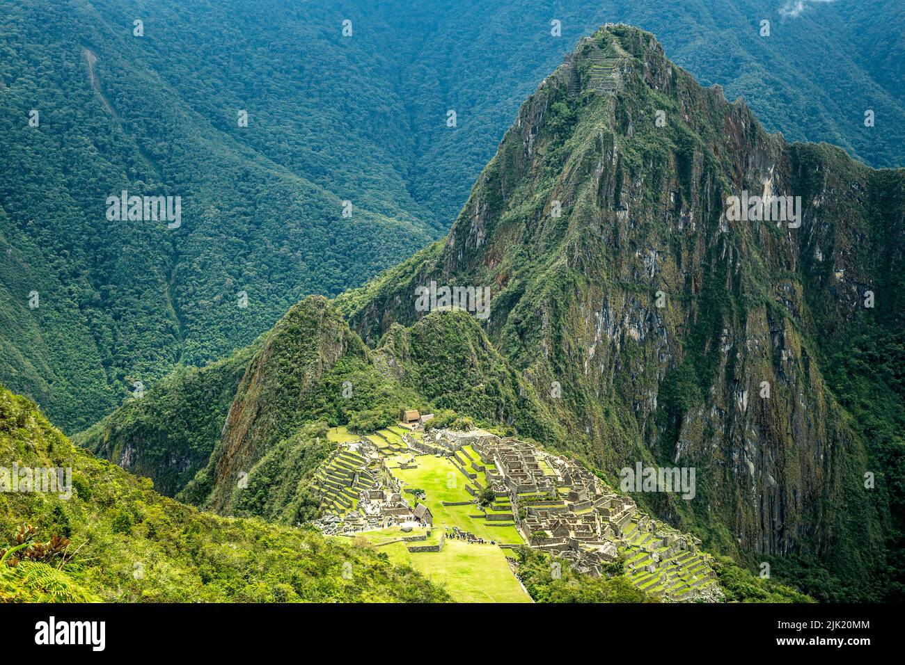 Machu Picchu rovine Inca, vicino a Aguas Calientes, aka Machu Picchu Pueblo, Cusco, Perù Foto Stock