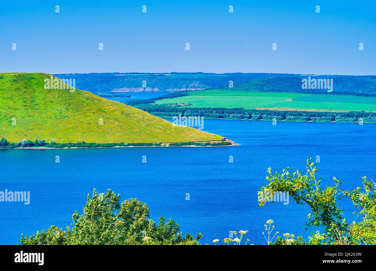 Visita il Parco Nazionale Naturale di Podilski Tovtry e goditi la splendida vista sul fiume Dniester e le sue terre circostanti, l'Ucraina Foto Stock
