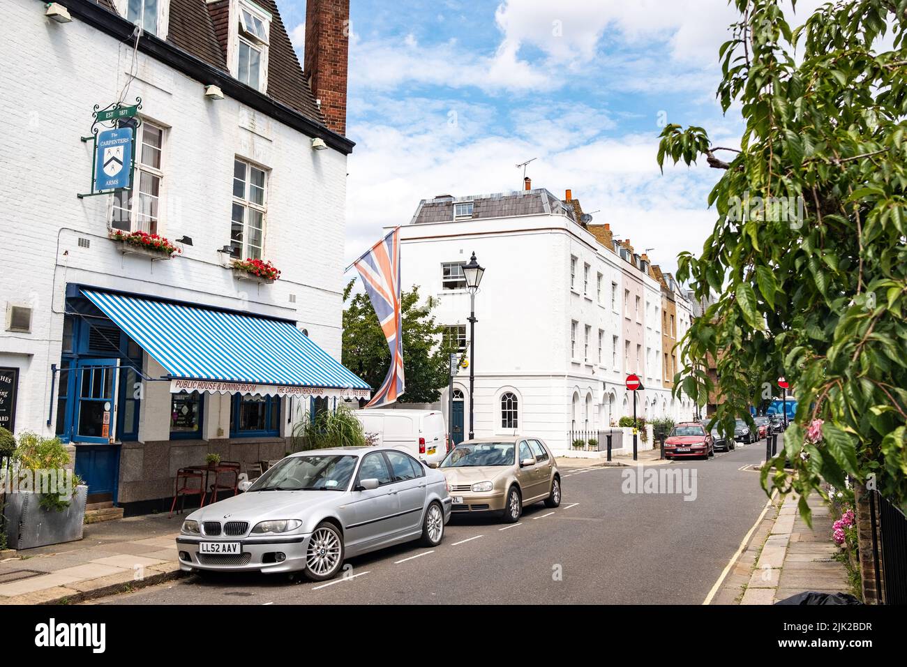 Londra, 2022 luglio: Street e pub a Hammersmith, Londra ovest Foto Stock