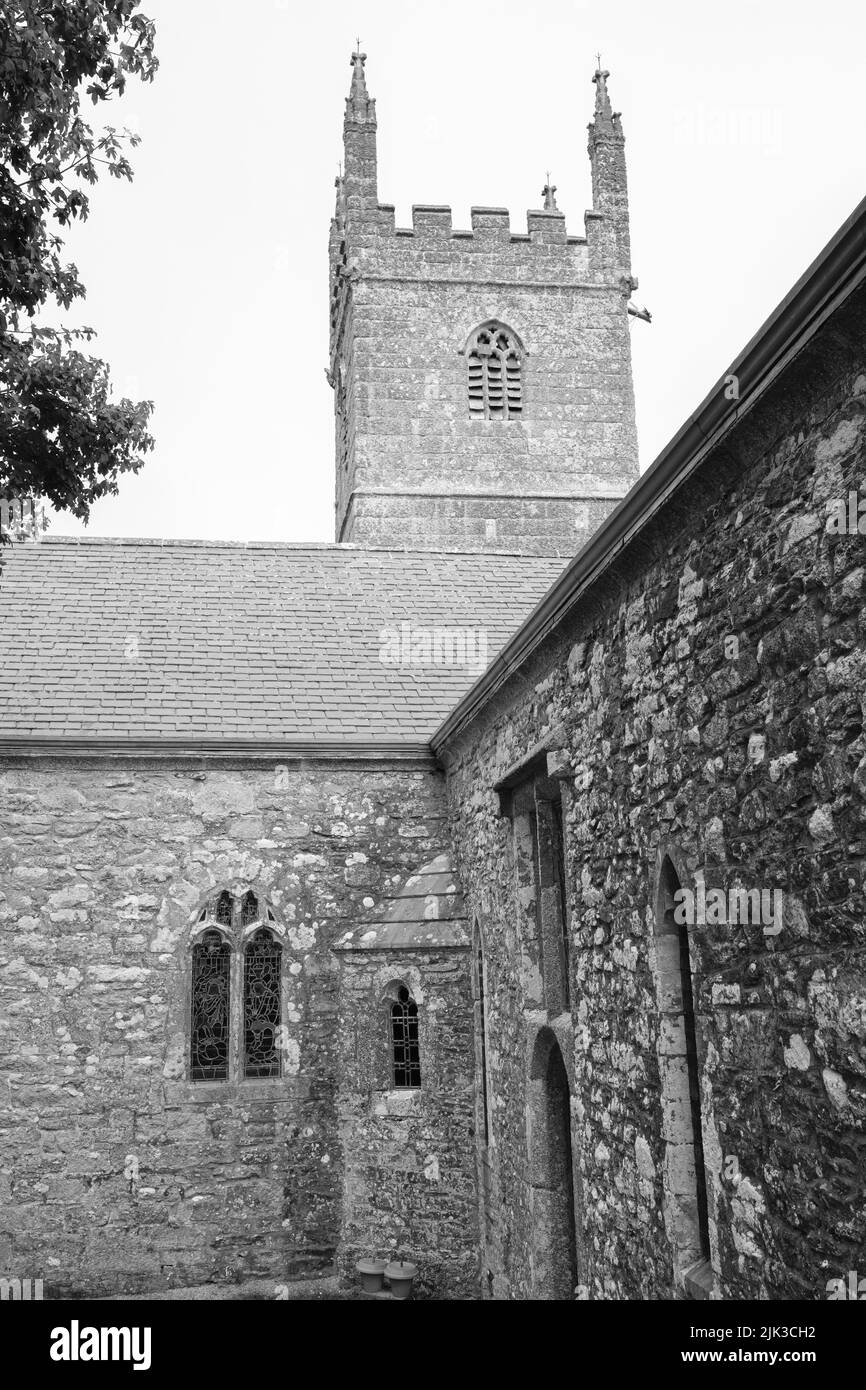 Esterno della chiesa di St Mawgan-in-Meneage, il Lizard, Cornovaglia Foto Stock