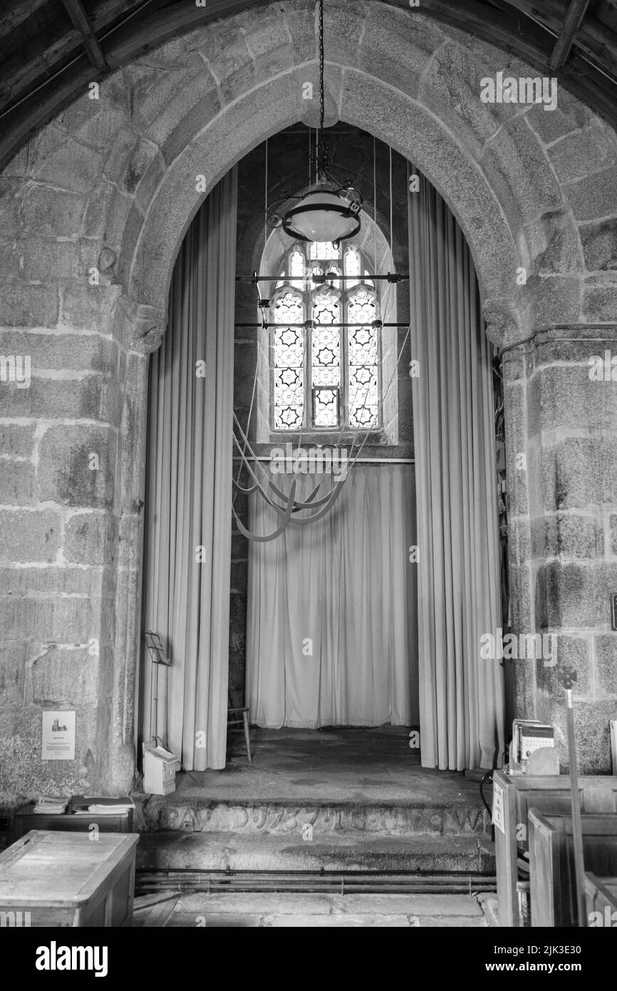 Interno della chiesa di St Mawgan-in-Meneage, Cornovaglia Foto Stock