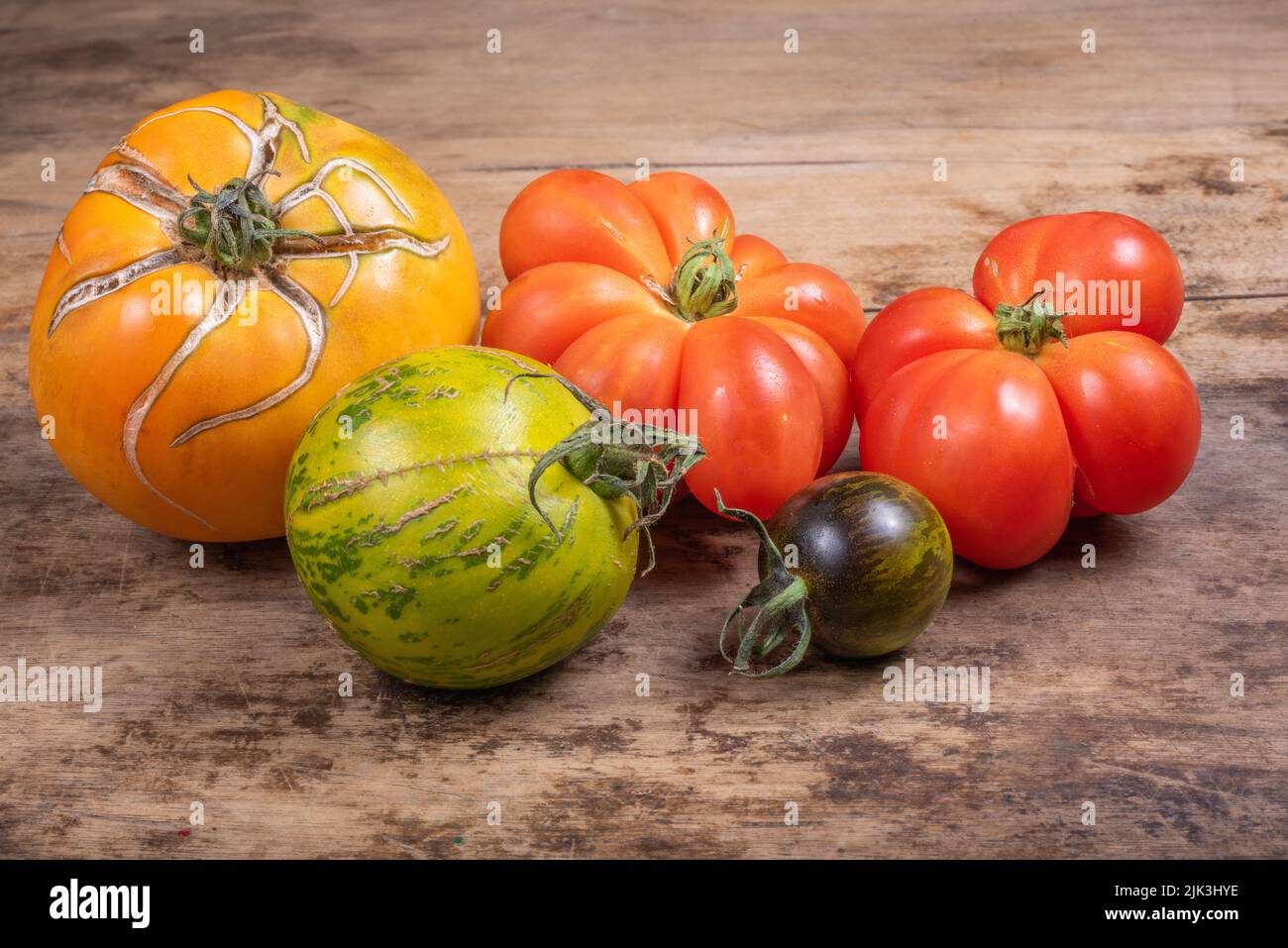 Varietà di vecchi pomodori da agricoltura biologica. Alsazia, Francia. Foto Stock